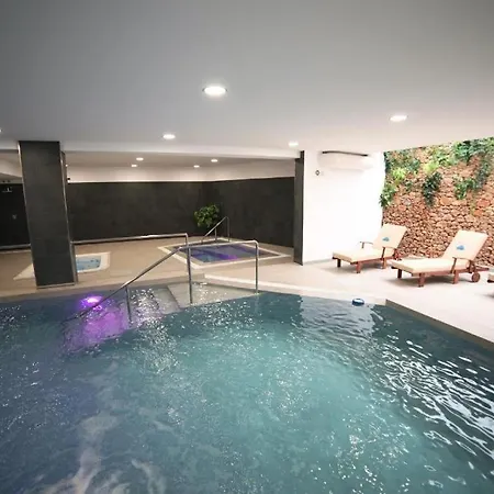 Luxury 2 Bedroom In San Juan De Capistrano, Apartment Nerja